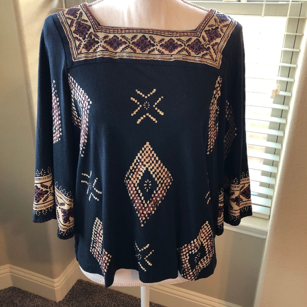 Esley Flowy Top